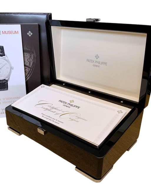 Patek Philippe Calatrava 6119G-001 Image 5